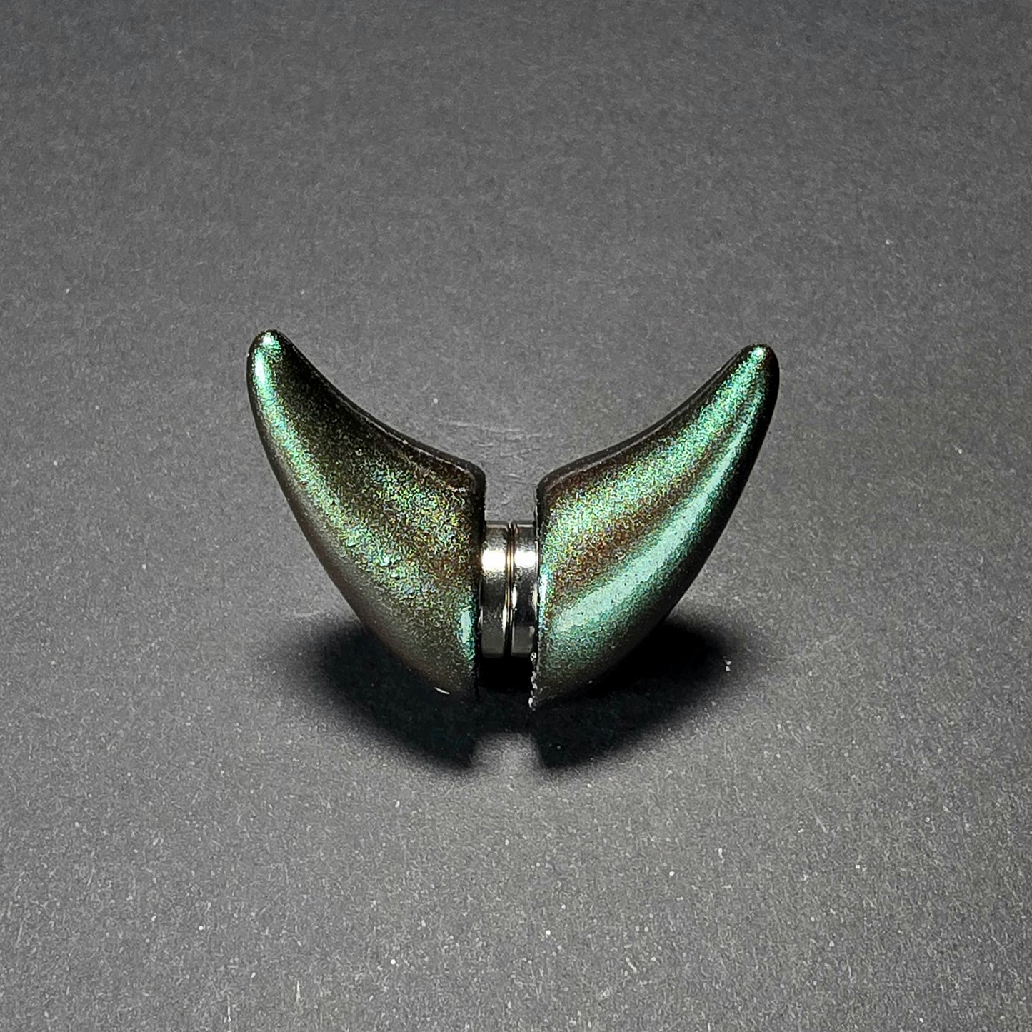 Dark Net Color-shift Horns