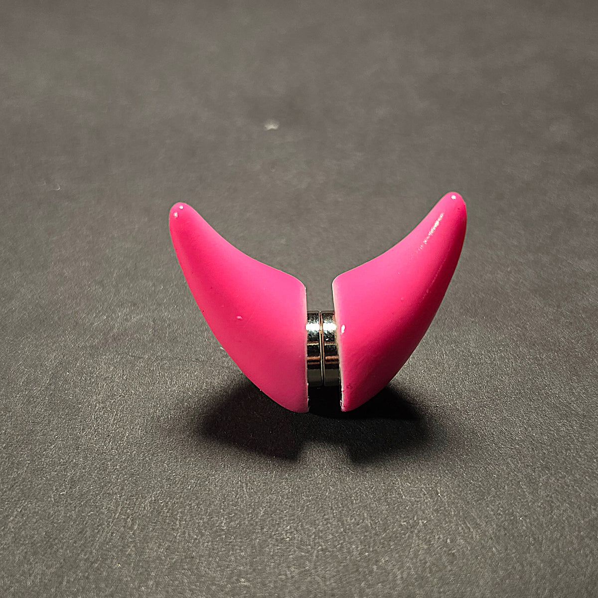 UV - Pink Horns